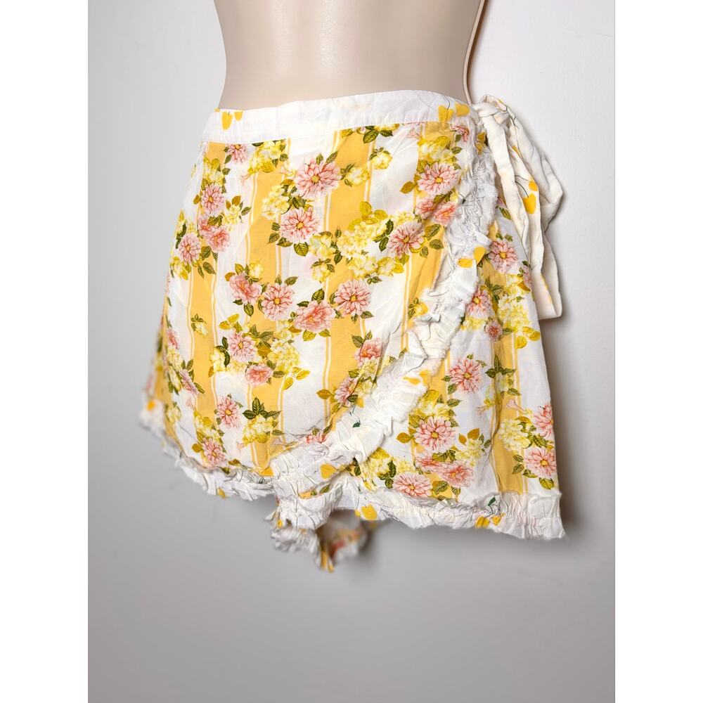 For Love & Lemons Atlanta Skort Yellow Striped Broderie Trim Wrap Shorts Size S - Picture 3 of 6